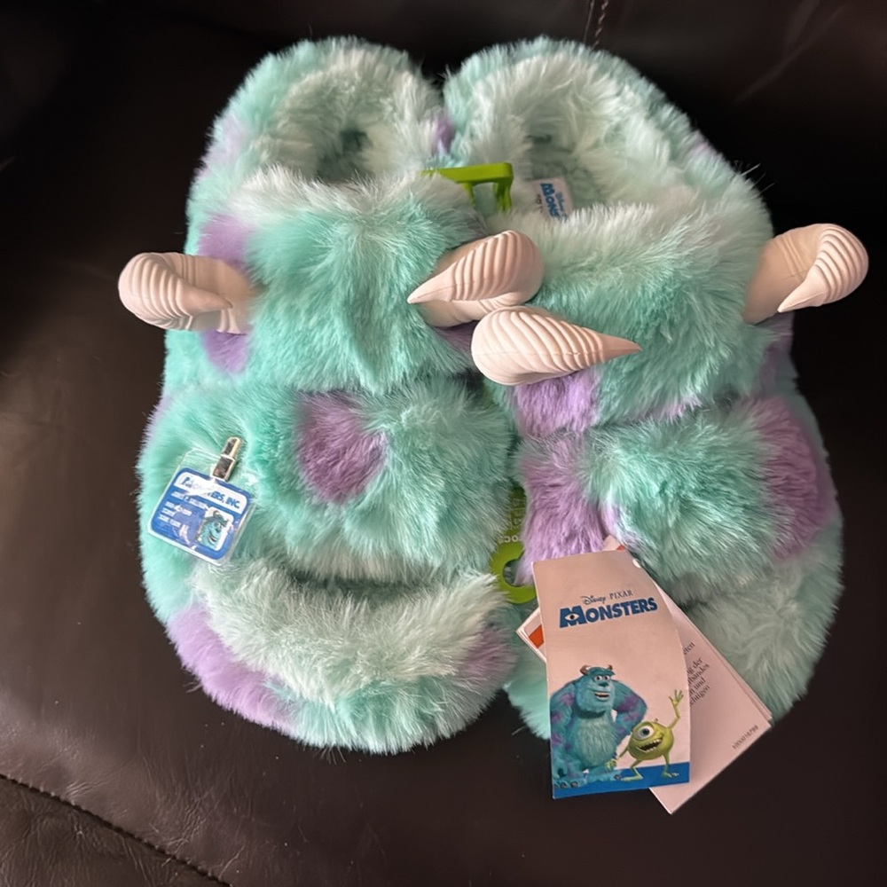 Crocs Monsters, Inc. Sulley Classic Cozzzy Sandal
